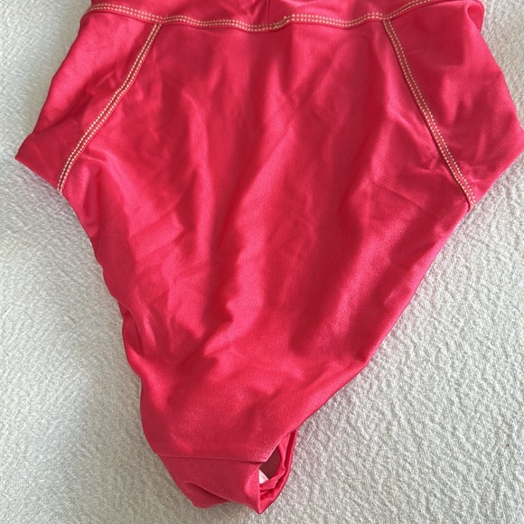 BECCA Makenna One Piece Swimsuit, CAYENE, size Small, $148.00 - Picture 10 of 10